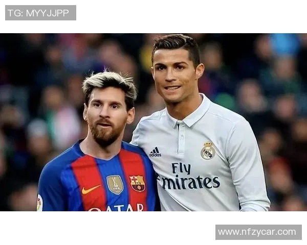 足球明星同框瞬间高清图片展现足坛魅力与激情的完美结合